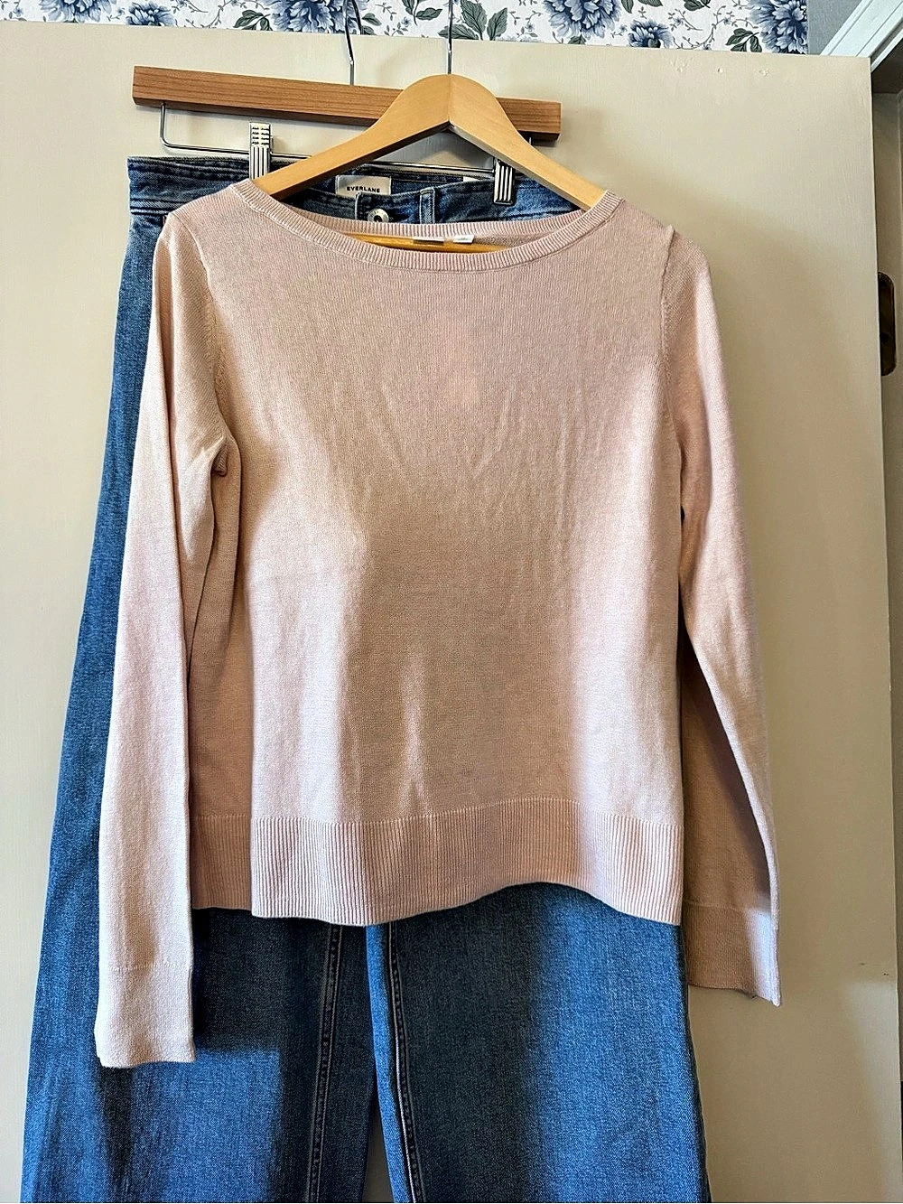 Gap Crew Neck Sweater in Pink Size XS new with tags